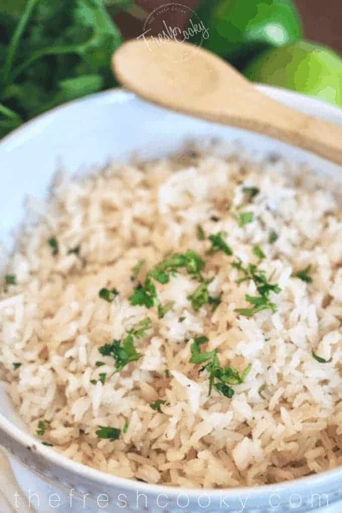 Chipotle Copycat Cilantro Lime Rice | www.thefreshcooky.com