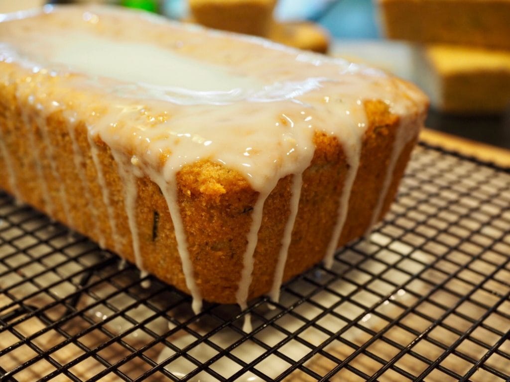 glaze dripping of lemon zucchini bread | www.thefreshcooky.com