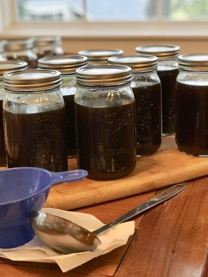 Beef Bone Broth is an excellent source of collagen and immune boosting and fighting nutrients. It's easier than you think and tastes oh so very good! #thefreshcooky #bonebroth #beef #immuneboost #broth #stock