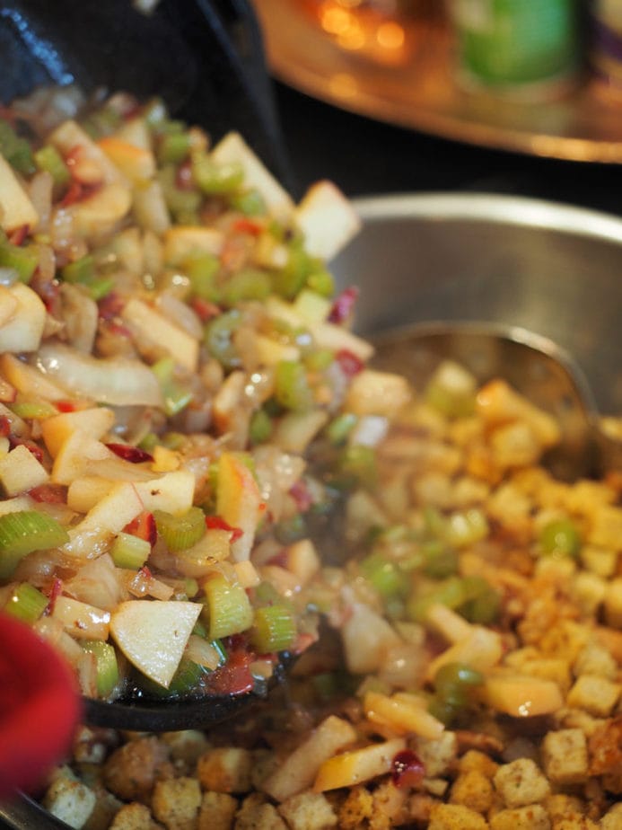 The BEST Stuffing | Dressing | www.thefreshcooky.com