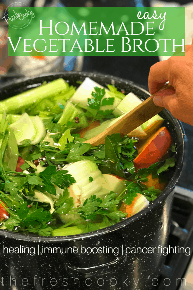 Homemade Vegetable Broth | www.thefreshcooky.com