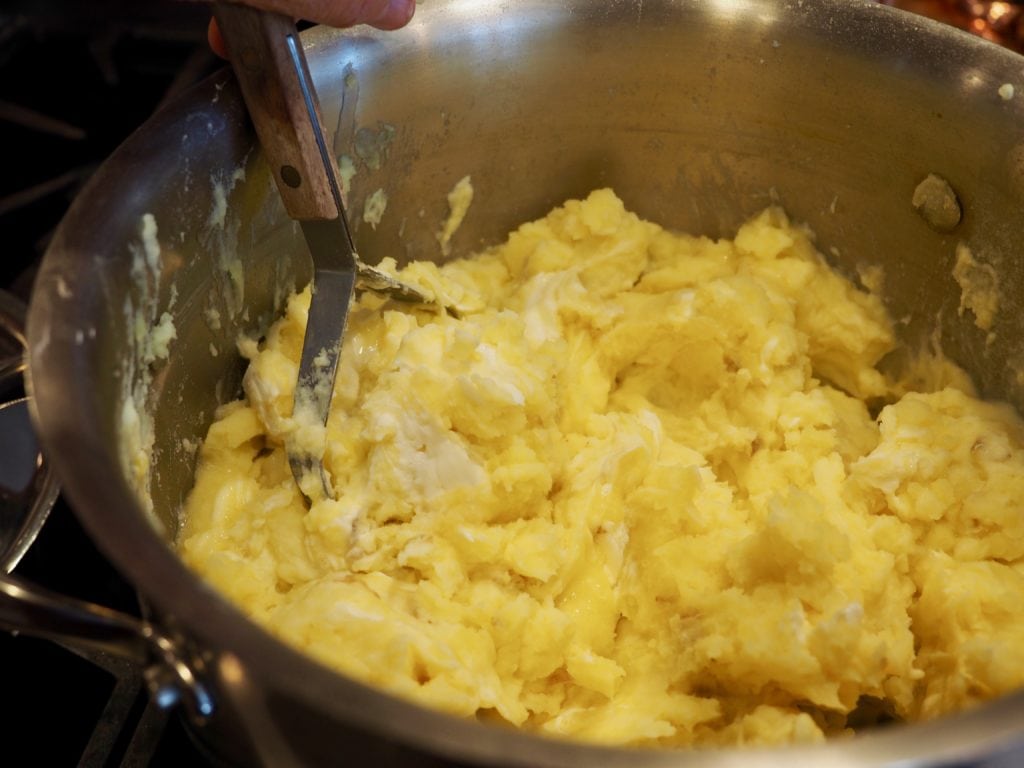 Creamy Garlic Mashed Potatoes | www.thefreshcooky.com