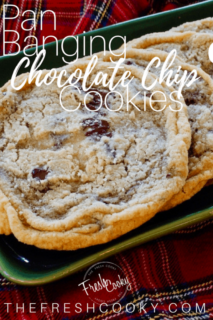 Giant Chewy Chocolate Chip Cookies #thefreshcooky #panbanging #hostessgift #holidaybaking #teachergift #dessertrecipes #chocolatechipcookies