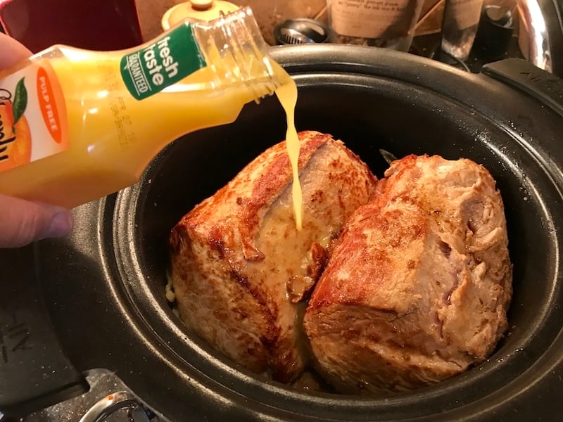 Pulled Pork Slow Cooker | www.thefreshcooky.com #pulledpork #bbqpulledpork #bbqpork #slowcooker #skifood #bonesuckinsauce #simplyorange