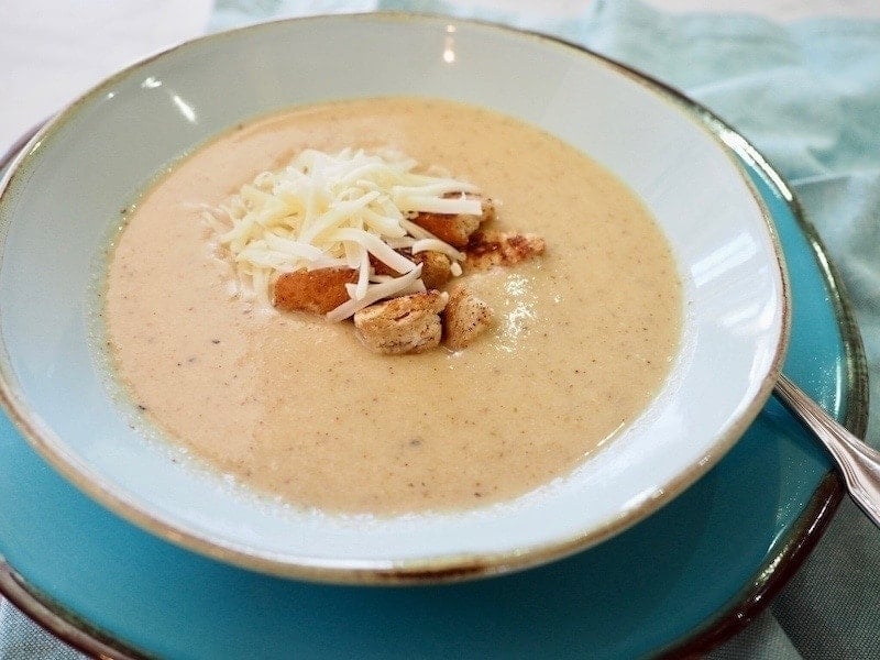 Roasted Cauliflower Soup | www.thefreshcooky.com