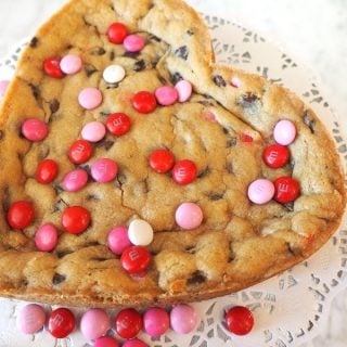 Giant Chocolate Chip Cookie | www.thefreshcooky.com
