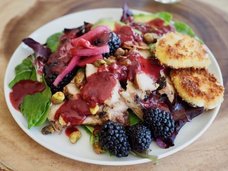 Blackberry Grilled Chicken Salad | www.thefreshcooky.com #freshsalad #springsalad #blackberrys #friedgoatcheese