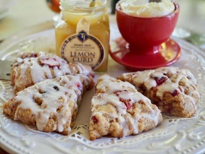 Strawberry Buttermilk Scones | www.thefreshcooky.com #strawberry #scones #lemoncurd #buttermilk