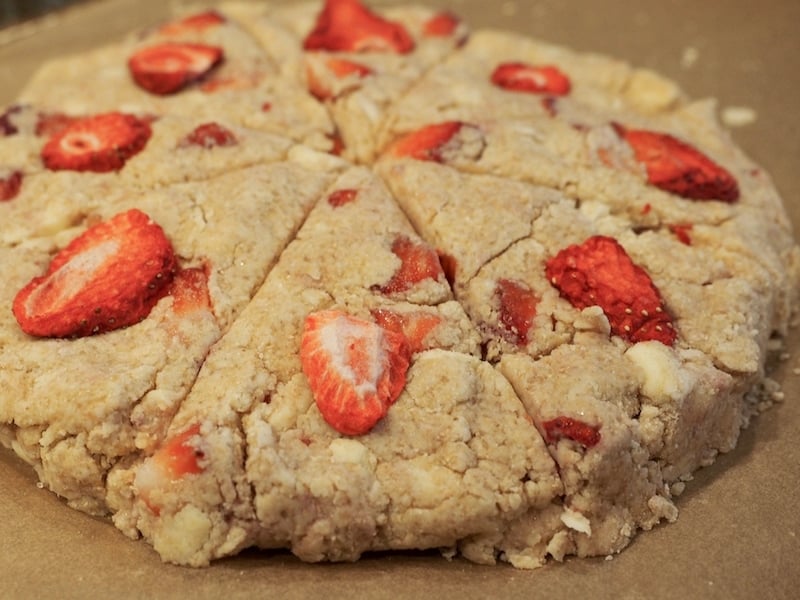 scone disc with strawberries ready for baking | www.thefreshcooky.com