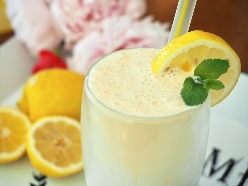 Chick-Fil-A Copycat Frosted Lemonade | www.thefreshcooky.com #frostedlemonade #frozenlemonade #lemonade #summerdrinks #copycat