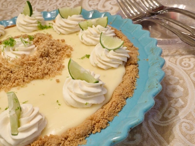 Dressed up key lime pie with whipped cream and graham crumbs | www.thefreshcooky.com