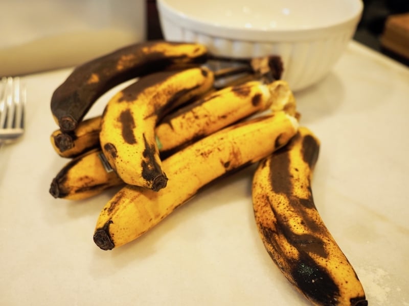 This is the moistest most flavorful banana bread recipe. With the addition of oat and graham flours, reduced sugar and a touch of honey, it makes for the perfect afterschool snack! #bananabread #oatflour #grahamflour #healthy #afterschoolsnack #simple #bananaoatbread #brunch #quickbread #thefreshcooky