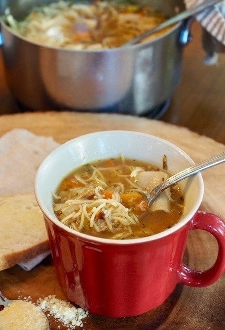 Ah, Old-Fashioned Chicken Noodle soup that's loaded with amazing flavors, simple ingredients and is ready in 30 minutes or less. A comfort food classic that's both hearty and quick! #thefreshcooky #chickennoodlesoup #chickensoup #soup #cleaneating #easy