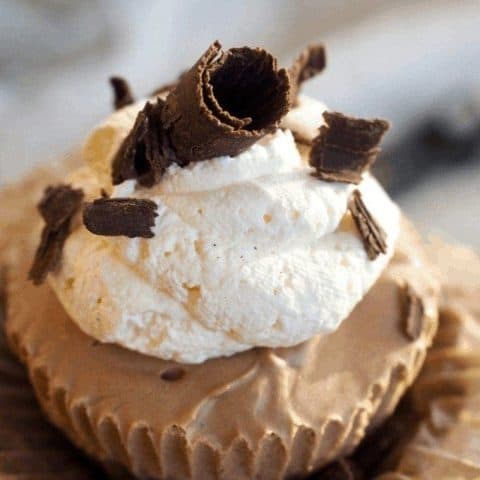Mini Chocolate French Silk Pies | www.thefreshcooky.com