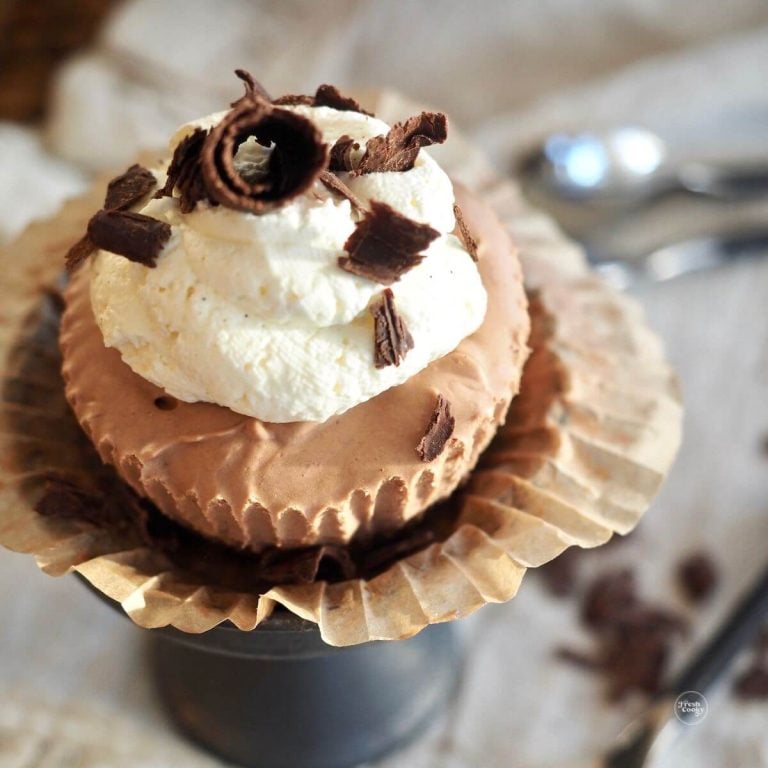 Easy Chocolate Mini Pies Recipe (French Silk)