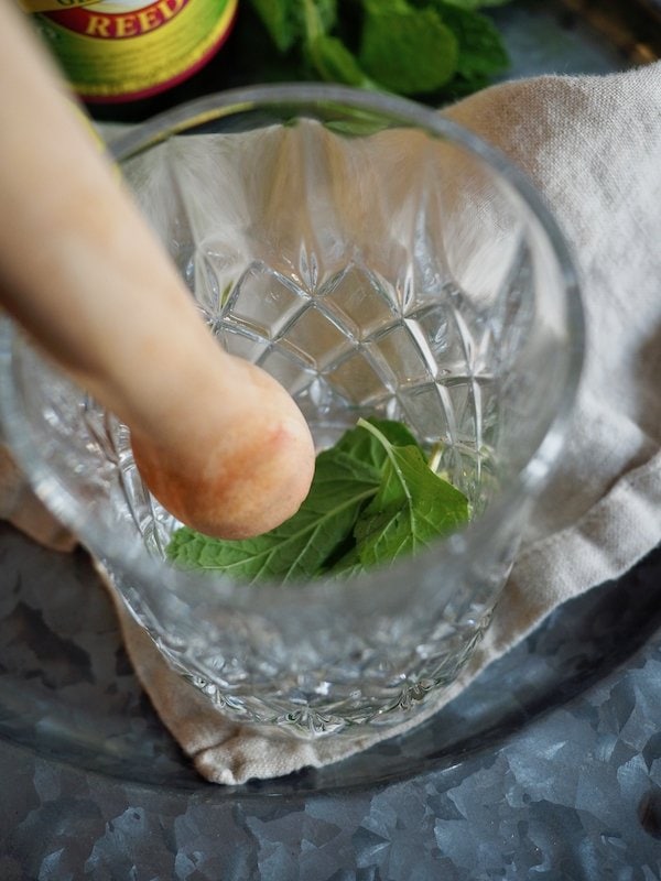 Muddling Mint in a glass | www.thefreshcooky.com