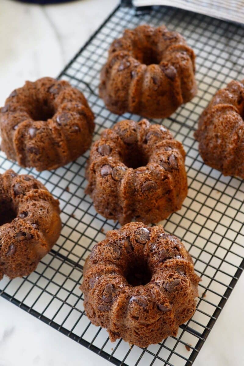 Bundtinis cooling on cooling rack.