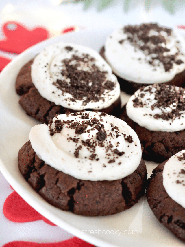 Valentine’s Day Oreo Crumbl Cookie Story