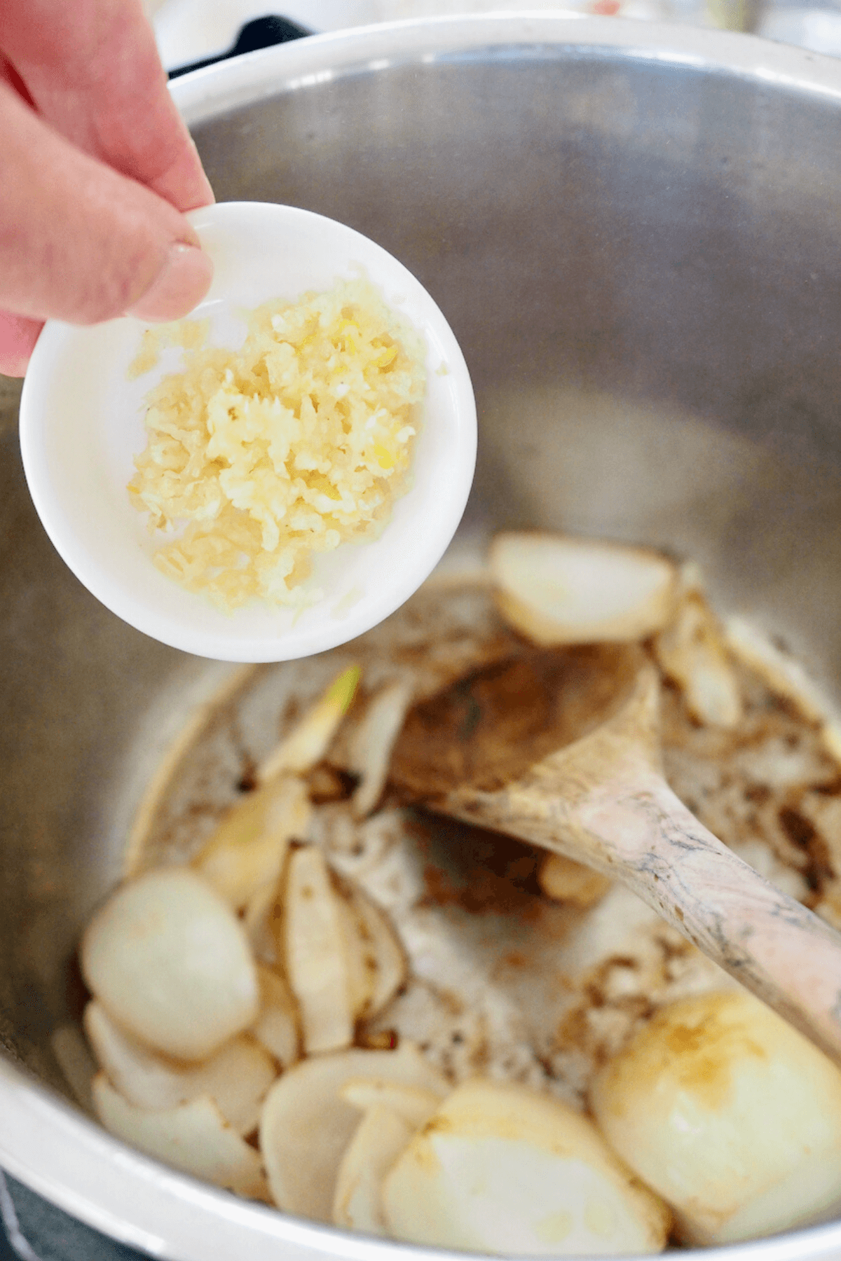 Add garlic and stir until fragrant. 