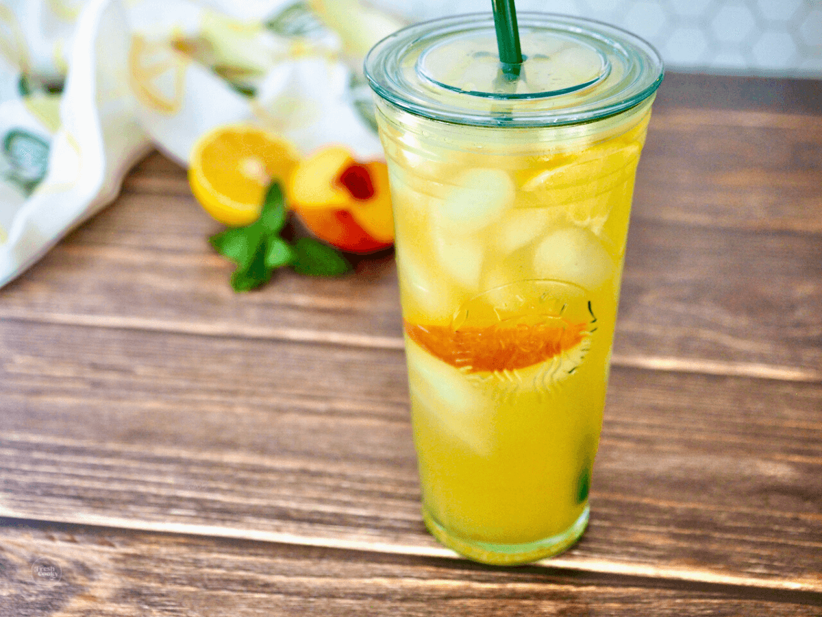 Iced Peach Green Tea Recipe • Mocktails And More