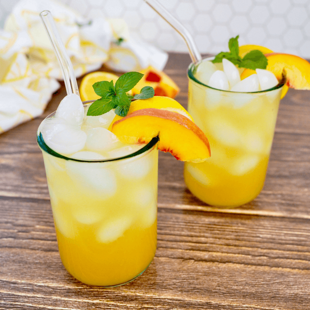 Spiked Iced Peach Green Tea - Le Petit Eats