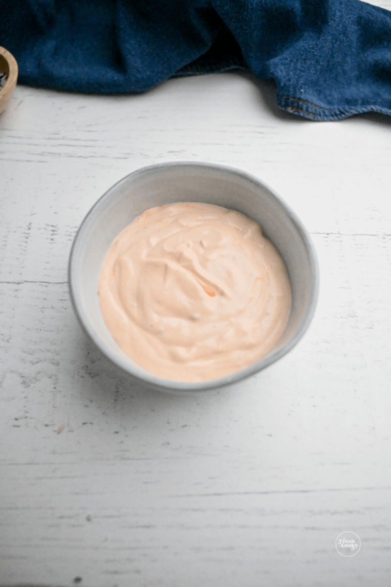 Spicy blue cheese dressing dipping sauce.