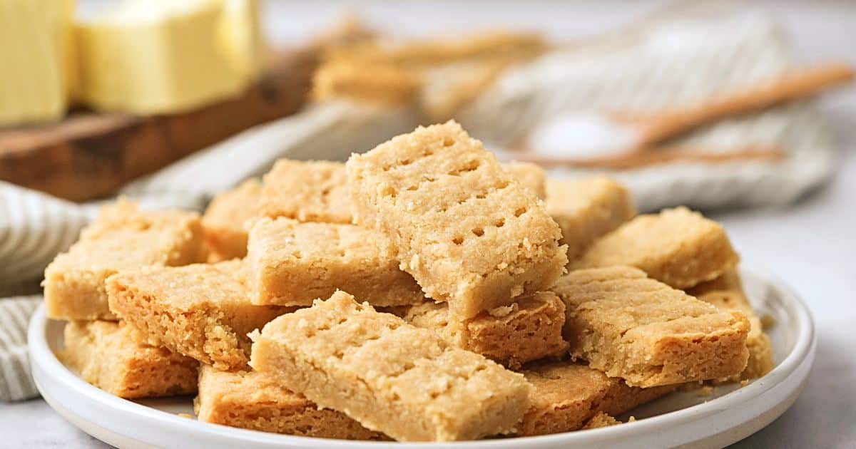 Easy Traditional Shortbread Recipe (Scottish Recipe)