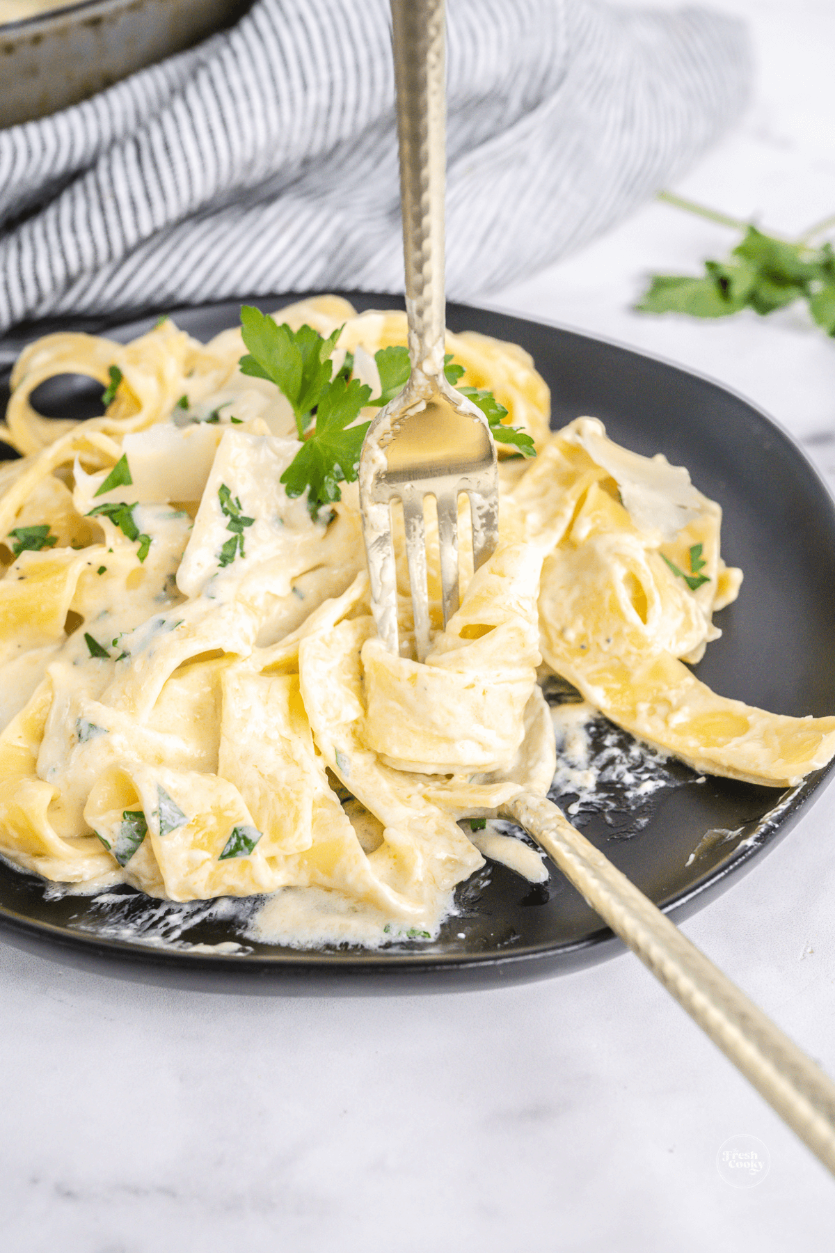 Easy homemade alfredo sauce without cream cheese.