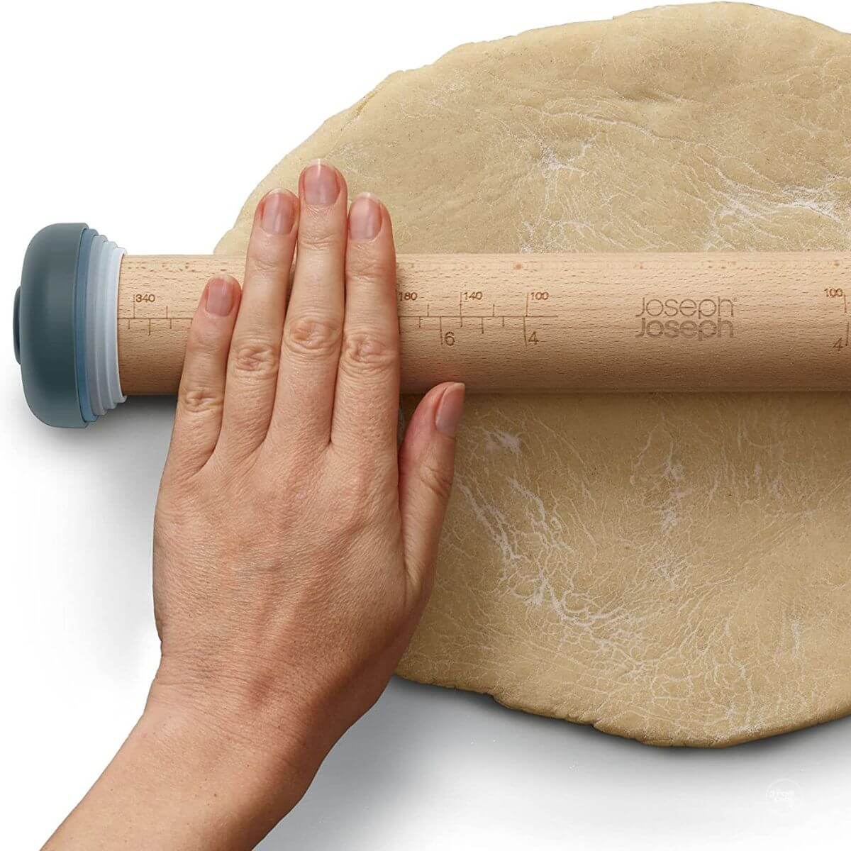 Joseph Joseph adjustable rolling pin.