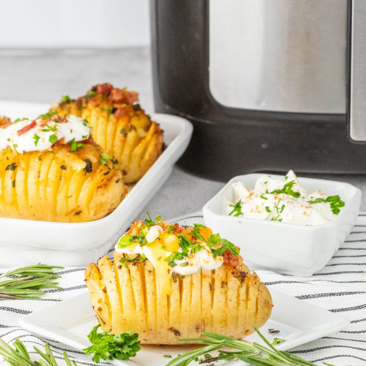 Crispy Garlic Butter Hasselback Potatoes in Air Fryer