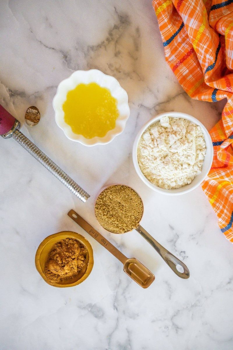 Simple peach cobbler crumb topping ingredients. 
