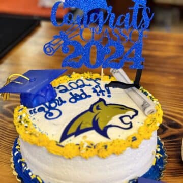 Bobcat decorated cake.