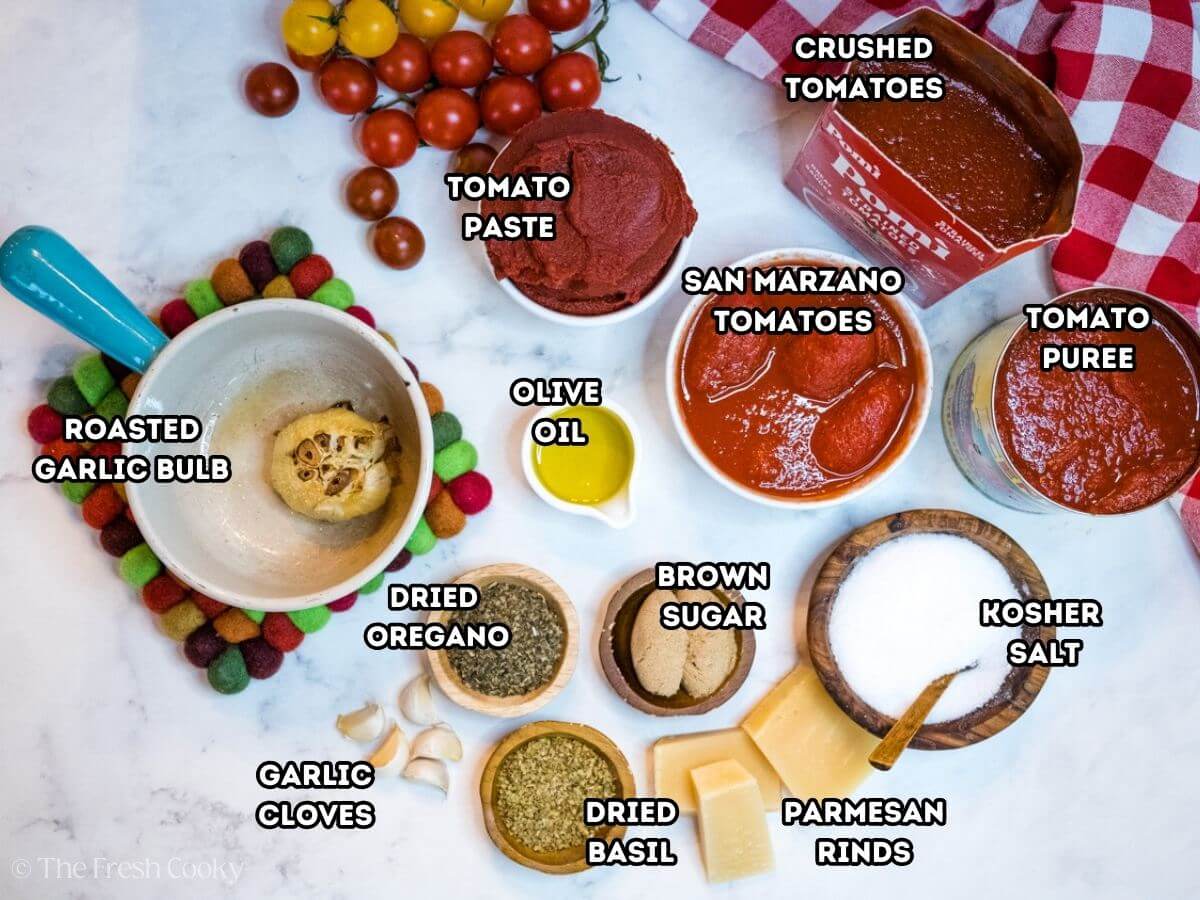 Spaghetti sauce, labeled ingredients.