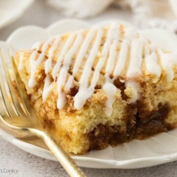 Easy Cinnamon Roll Cake