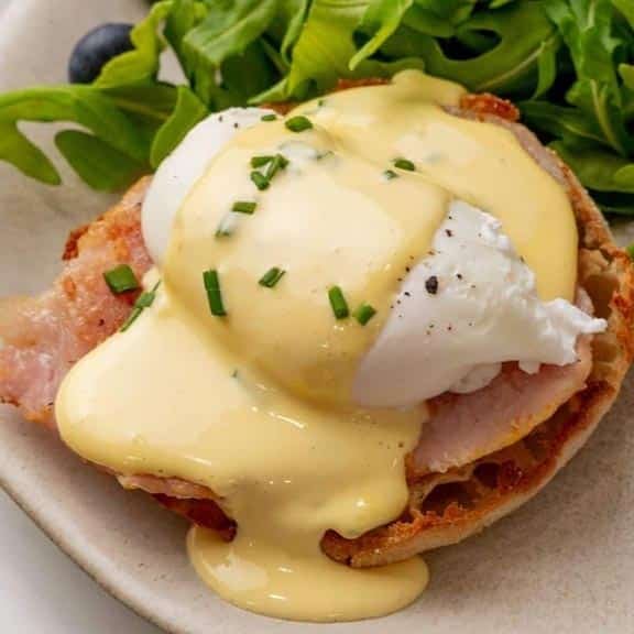 Eggs benedict