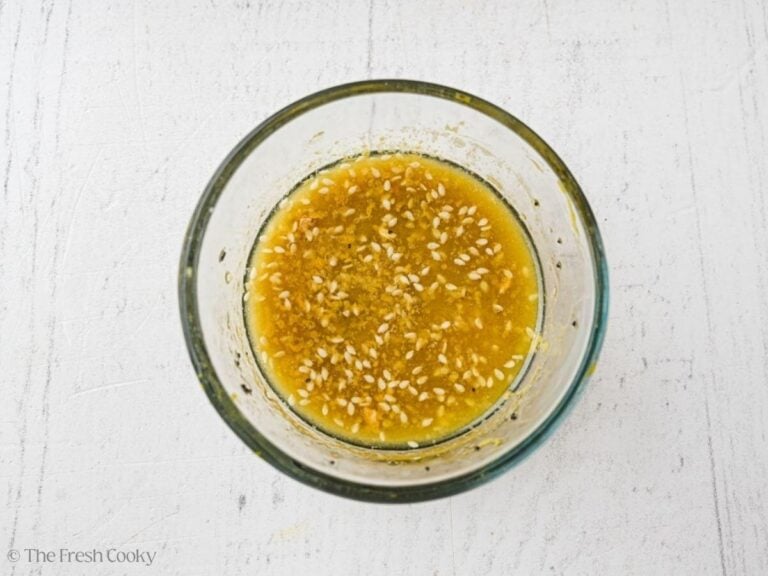 Make cheeseburger butter sauce and whisk.